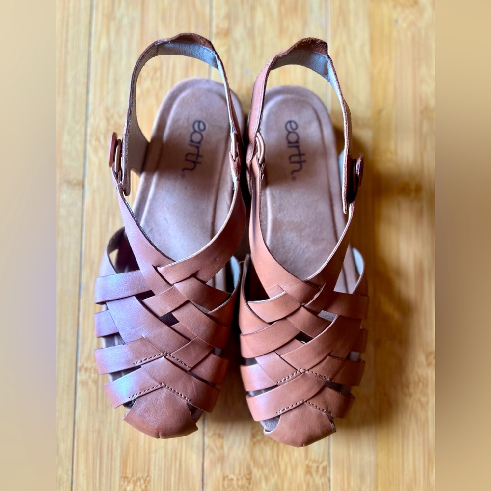 NWOT Earth Origins Women's Berri Strappy Fisherman Sandals Light Brown US: 8
